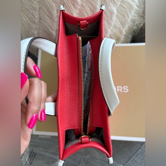 Michael Kors Gigi Spiced Coral Pebbled Leather Messenger Bag, Not Outlet - Picture 16 of 16